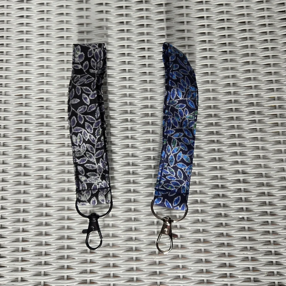 Blue and Black Floral/Leaf Keychain Set